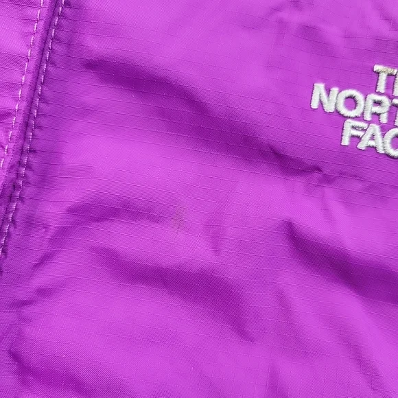 North Face Women's HyVent Purple Jacket Medium Hooded Windbreaker - Picture 8 of 8